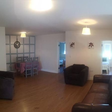 Spacious And Warm 2 Bedroom Apartment Sleeps Up To 5 Athy Εξωτερικό φωτογραφία